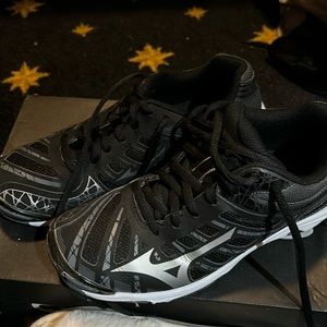 Running shoes